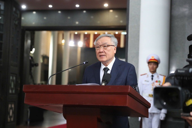 Ông Nguyễn Hoà Bình, Ủy viên Bộ Chính trị, Phó Thủ tướng Thường trực Chính phủ, Trưởng ban Tổ chức Lễ quốc tang điều hành chương trình lễ tang. 6.jpg