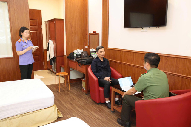 Cơ quan Công an tiến hành lấy lời khai của đối tượng Trần Minh Nhật 6.jpg