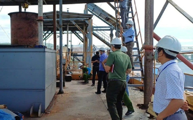 Các cơ quan chức năng tại hiện trường vụ việc. 1.jpg