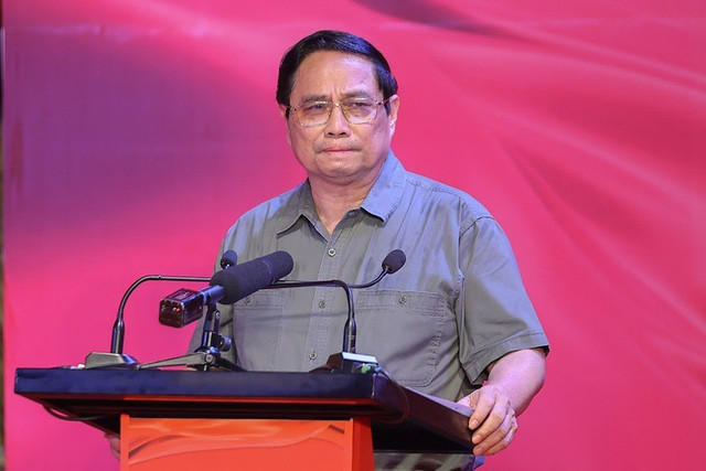 Thủ tướng Chính phủ Phạm Minh Chính dự và phát biểu tại lễ thắp nến tri ân các Anh hùng liệt sĩ. Ảnh: VGP 6555.jpg