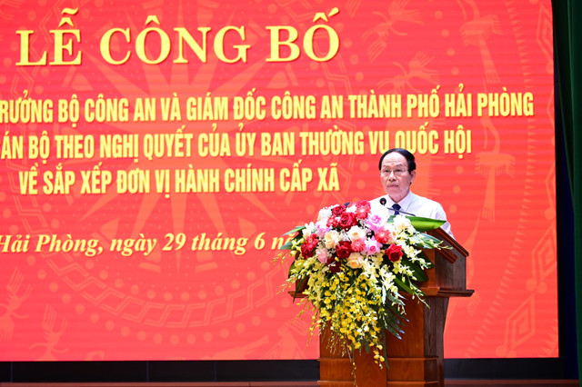 Ông Lê Tiến Châu, Bí thư Thành ủy, Trưởng Đoàn ĐBQH Hải Phòng phát biểu chỉ đạo tại buổi lễ. 78.jpg
