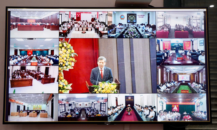 THUẬN VĂN trao-quyet-dinh-3-chanh-toa-toa-phuc-tham-tand-toi-cao-va-26-chanh-an-tinh-thanh-pho-sau-sap-nhap-3-7750-9766jpg.jpg