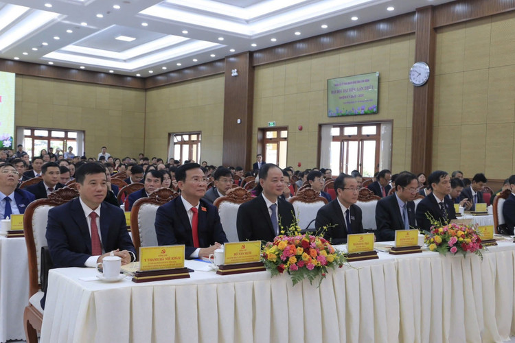 Đồng chí Y Thanh Hà Niê Kđăm, Ủy viên Trung ương Đảng, Bí thư Tỉnh ủy Lâm Đồng dự và chỉ đạo Đại hội. 1-quang-canh.jpg