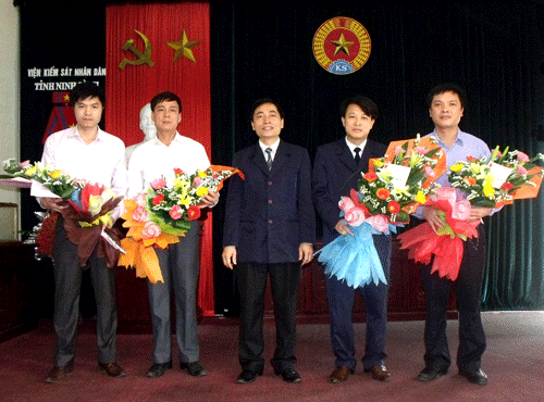 Ông Lê Ngọc Hồng, Tỉnh ủy viên, Viện trưởng Viện kiểm sát nhân dân tỉnh, Ủy viên.