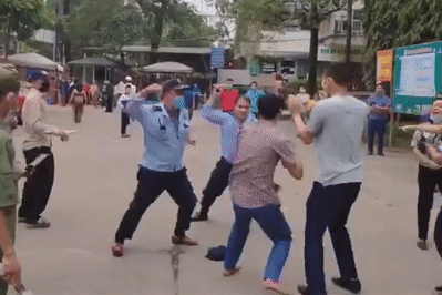 Sáng 10/3, Bệnh viện Đa khoa tỉnh Tuyên Quang đã thông tin chính thức về vụ việc nhóm bảo vệ của bệnh viện hỗn chiến với người dân xảy ra vào ngày 9/3.