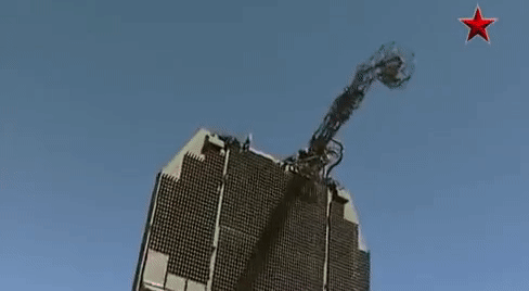 S-300 có khả năng tiêu diệt hiệu quả các mục tiêu tên lửa đạn đạo, đồng thời được coi là một trong những hệ thống chống máy bay mạnh nhất hiện nay với tầm bắn lên đến hơn 150 km.