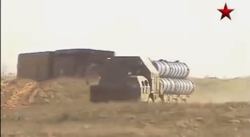 S-300 cũng sở hữu sức mạnh ngăn chặn cả chiến đấu cơ tàng hình.