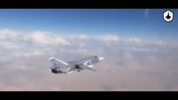 Su-24 có cánh ở nửa phía trên của thân, một đoạn nhỏ gắn cố định trên thân, còn phần cánh còn lại có thể chuyển động.