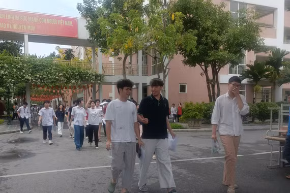Thi tốt nghiệp THPT 2026: 74 thí sinh bị đình chỉ thi, chưa ghi nhận tiêu cực