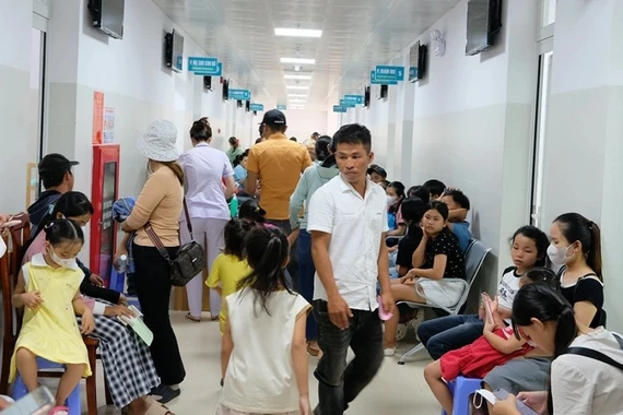 Nắng nóng kéo dài, tăng đột biến bệnh hô hấp ở trẻ em 
