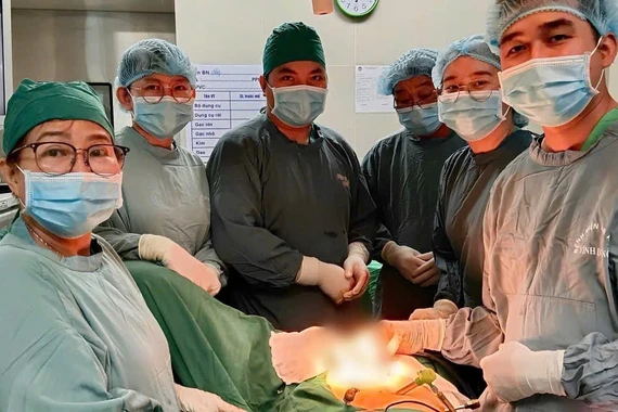 Bệnh nhân hiếm gặp mắc đồng thời u GIST ruột non và ung thư đại tràng 