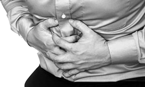 Chỉ vì táo bón mà hỏng cả thận