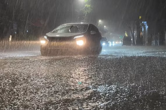 Không khí lạnh tăng cường mạnh hơn gây mưa lớn diện rộng ở Bắc Bộ