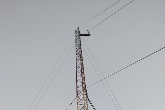 Giám đốc taxi Nguyên Minh lắp cột ăng ten: Trách nhiệm phường ở đâu? 