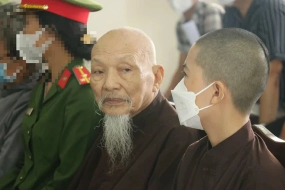 Hợp đồng “lạ” nhằm né tội loạn luân tại 'Tịnh thất Bồng Lai'