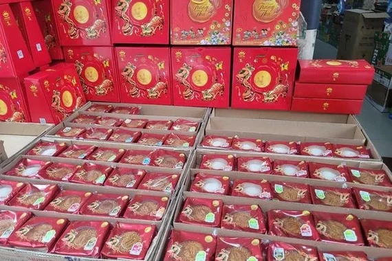Bánh Trung thu bất ngờ giảm giá đột ngột, vẫn ế hàng