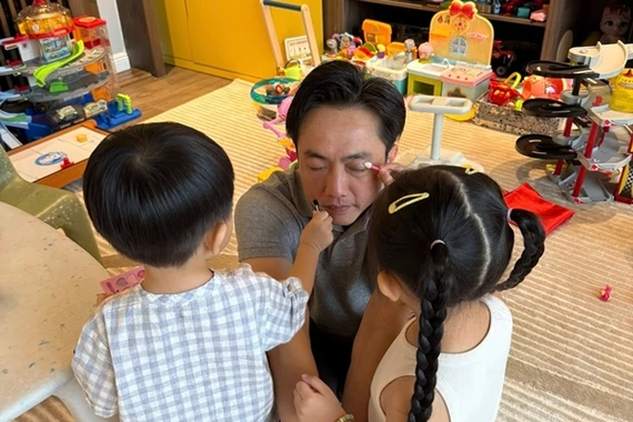 Ảnh đời thường dung dị đến bất ngờ của Cường Đô La