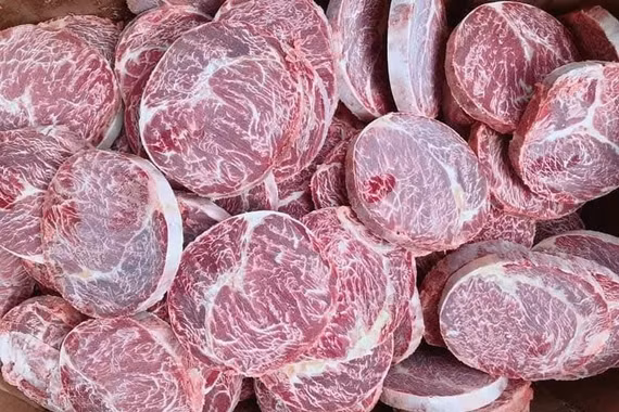 Sự thật đằng sau thịt bò Aukobe giá rẻ đổ bộ chợ mạng