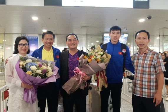 U23 Việt Nam về nước sau giải U23 châu Á, HLV Hoàng Anh Tuấn trải lòng