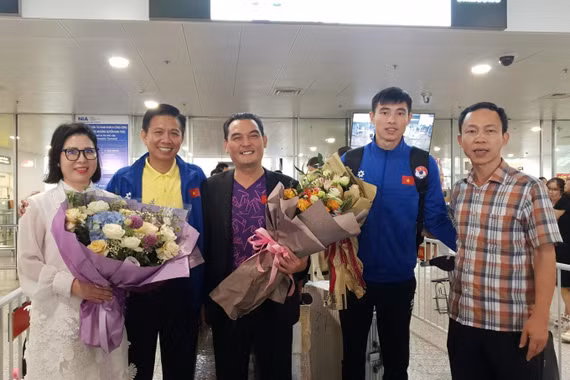 U23 Việt Nam về nước sau giải U23 châu Á, HLV Hoàng Anh Tuấn trải lòng