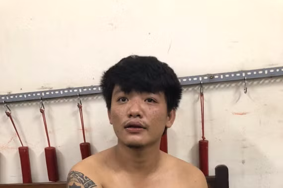 Bảo tại cơ quan công an.