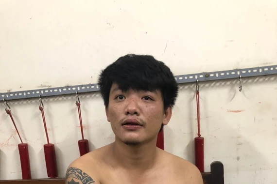 Bảo tại cơ quan công an.