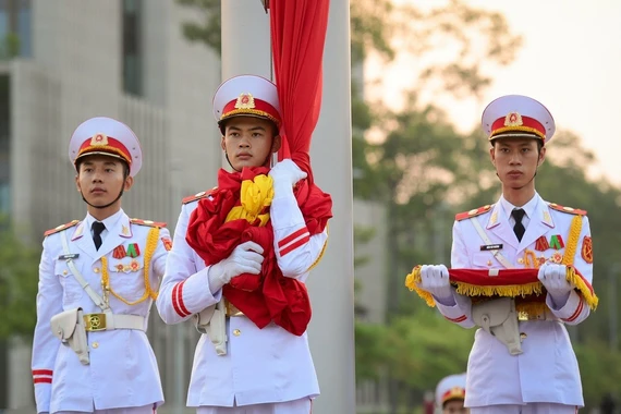 Lễ thượng cờ mừng Quốc khánh ở Lăng Chủ tịch Hồ Chí Minh