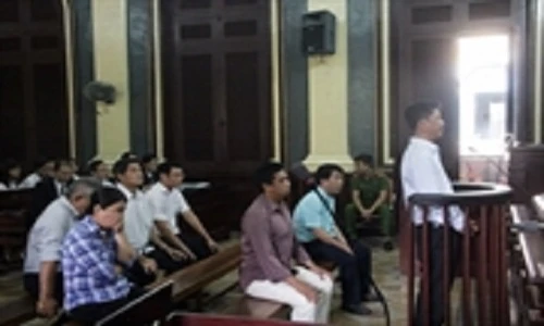 Giám đốc bán thuốc ung thư giả lĩnh án 10 – 12 năm tù