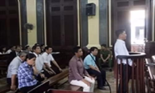 Giám đốc bán thuốc ung thư giả lĩnh án 10 – 12 năm tù