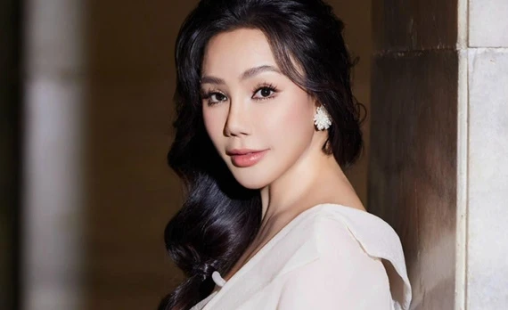 Đừng tiếc cho những năm vắng bóng của Hồ Quỳnh Hương