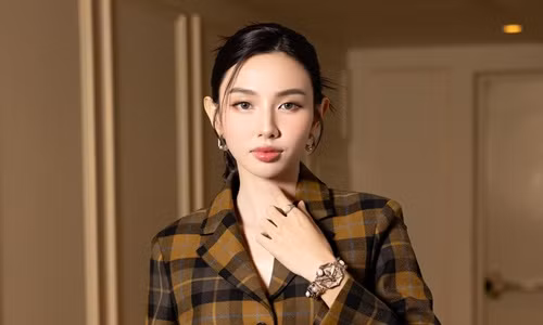 Nhận án phạt, tạm hoãn xuất cảnh... tiếc cho Nguyễn Thúc Thùy Tiên