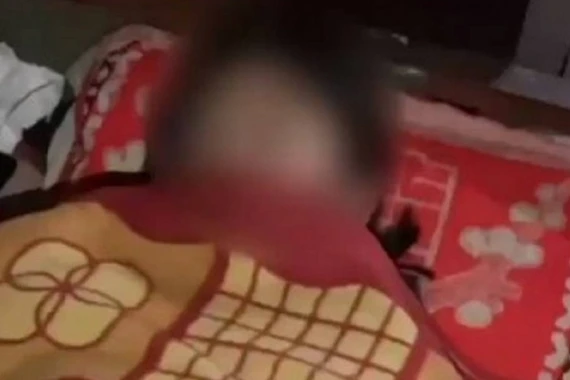 Bị ép uống rượu, bé gái 13 tuổi ngộ độc suýt chết