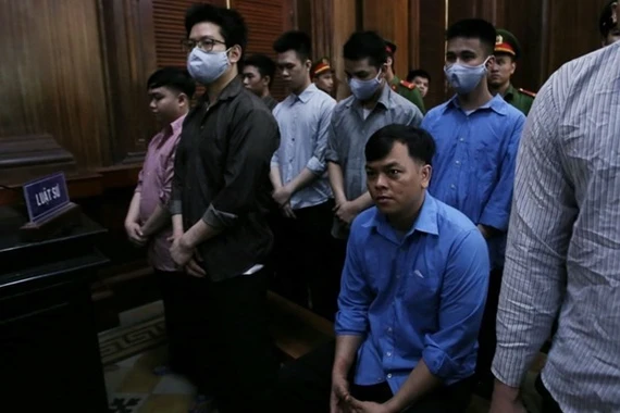 Phúc XO được giảm án vì teo chân: Tù nhân bại liệt thụ án thế nào?