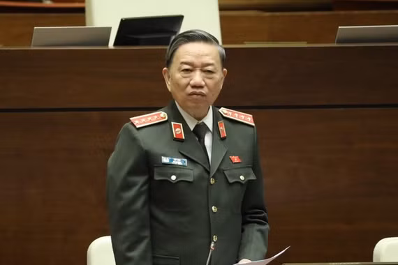 "Xin lỗi Bộ trưởng, lực lượng công an quá đông"