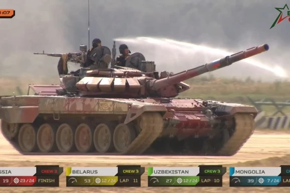 Lộ diện 2 đội đầu tiên giành tấm vé vào chung kết Tank Biathlon