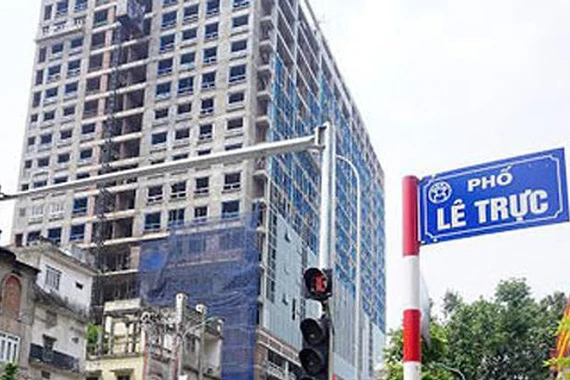 Hà Nội bêu tên loạt chung cư, cao ốc vi phạm trật tự xây dựng
