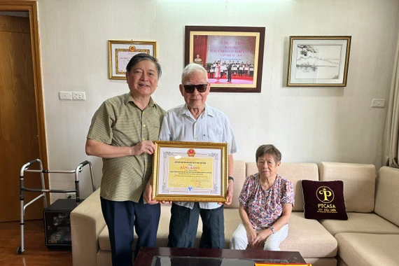 GS.TS Đặng Hữu nhận danh hiệu Trí thức KHCN tiêu biểu