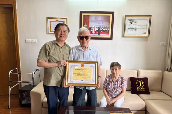 GS.TS Đặng Hữu nhận danh hiệu Trí thức KHCN tiêu biểu