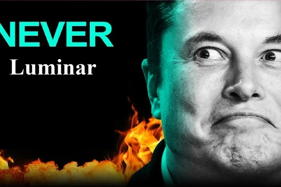 Thử thách tính năng tự lái trên xe Tesla, Youtuber "ngậm ngùi" nhận kết đắng 