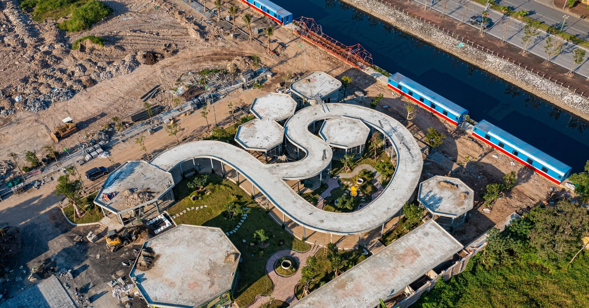 Cận cảnh công trình hình 'rắn khổng lồ' độc lạ tại Hà Nội sắp hoàn thành