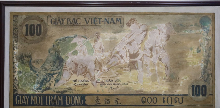 Tờ tiền 100 đồng thường được gọi là tờ bạc “con trâu xanh” do họa sĩ Nguyễn Huyến thiết kế. Ảnh: Tiền phong