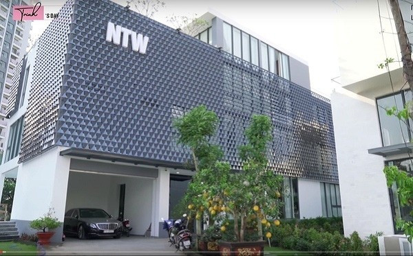 Biệt thự của Ngọc Trinh có chi phí hoàn thiện lên tới 50 tỷ đồng. Ảnh: FBNV