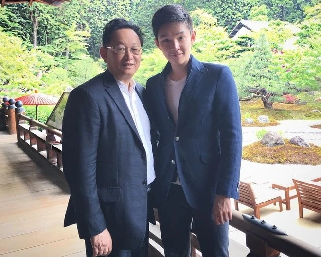 Eric Tse (SN 1995, Hong Kong, Trung Quốc) từng gây chú ý khi trở thành tỷ phú sau một đêm. Ở tuổi 24, Eric Tse được cha là ông Ping Tse trao tặng 21,45% cổ phần Tập đoàn dược phẩm Sino Biopharmaceutical, tương đương 3,8 tỷ USD thời điểm đó. Ảnh: SCMP