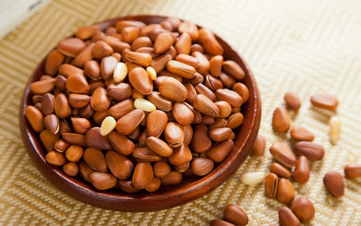 Hạt thông được sử dụng trong nhiều ngành công nghiệp khác nhau bao gồm bánh mì, bánh kẹo, đồ uống và mỹ phẩm, chiết xuất để lấy dầu. Ảnh: Internet