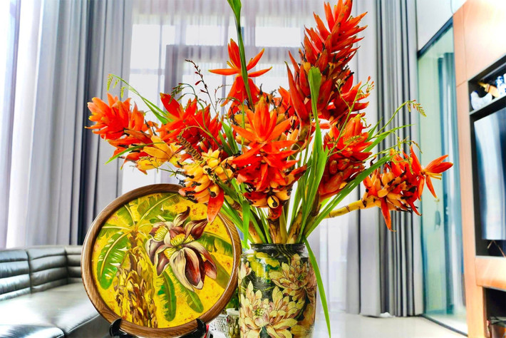Hoa chuối đuốc được nhiều chị em ưa chuộng để cắm bình trang trí nhà cửa, nhà hàng, quán ăn, khách sạn...Ảnh: FB Sple Nguyet