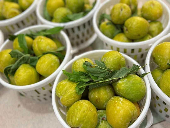 Mận cau loại nhỏ hơn giá từ 200.000 - 250.000 đồng/kg. Ảnh: Facebook