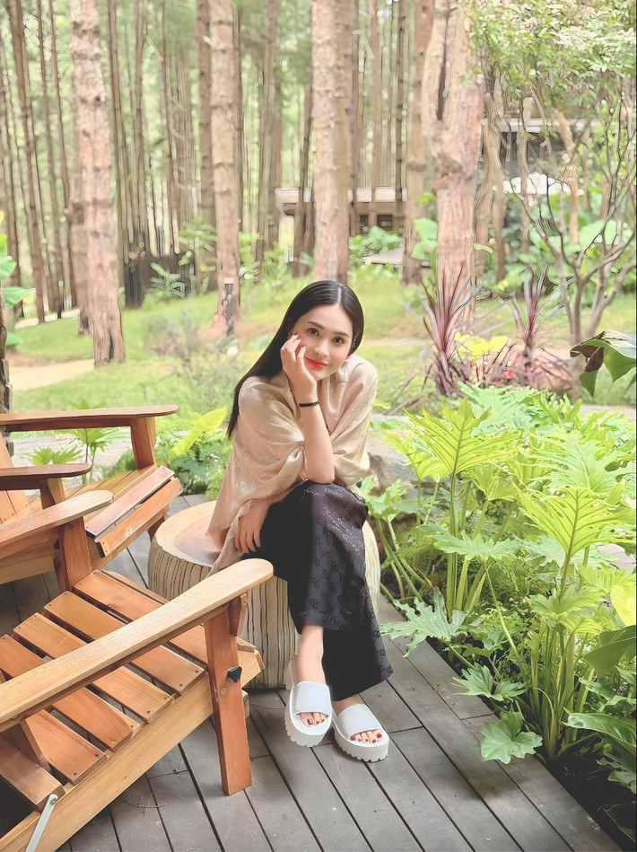Doanh nhân Quốc Vũ, từng cho biết đây là món quà tặng vợ để bù đắp những thiệt thòi cô từng trải qua. Ảnh: FBNV