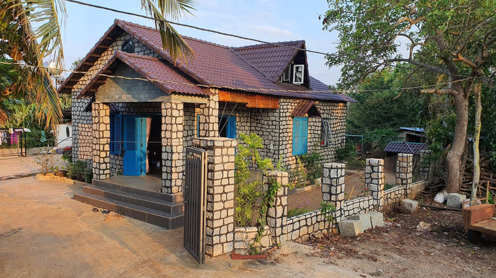 Tuy nhiên, nhược điểm của căn nhà là khó sửa chữa hay khoan tường vì rất kiên cố. Ảnh: FB Lê Hữu Toàn
