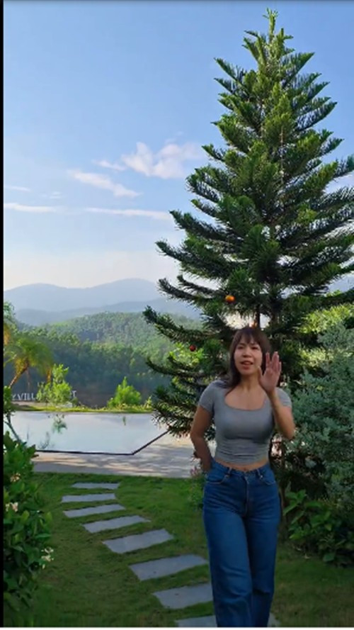 Lối đi lát đá đẹp mắt. Ảnh chụp màn hình