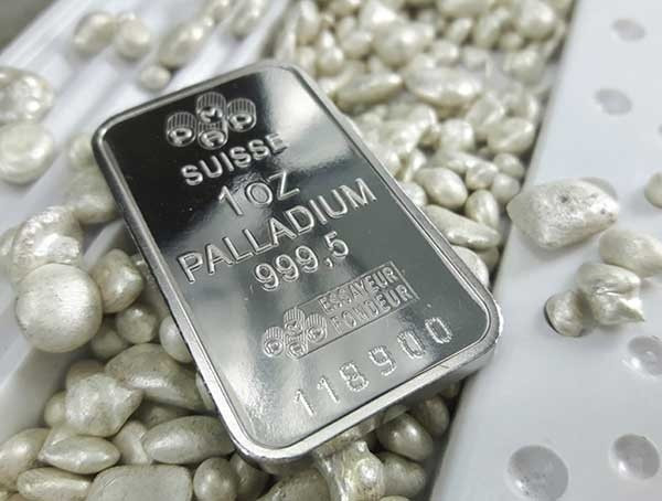 Tuy nhiên, palladium là kim loại nhẹ nhất trong số các kim loại quý này. Paladi có khả năng chống xỉn màu, dẫn điện ổn định, chống ăn mòn hóa học cao và chịu nhiệt tốt. Ảnh: Minh Khang Vinatools